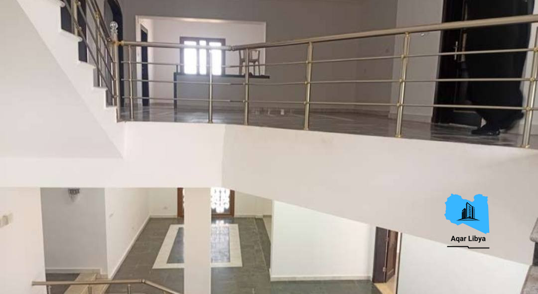 صورة لـ فيلا للبيع ثلاث طوابق ولي العهد