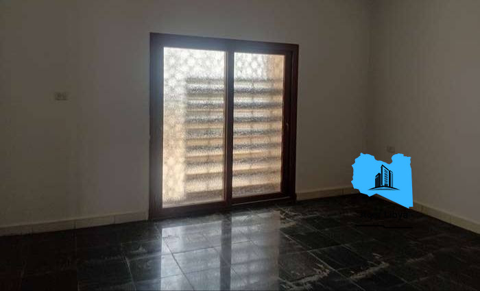 صورة لـ فيلا للبيع ثلاث طوابق ولي العهد